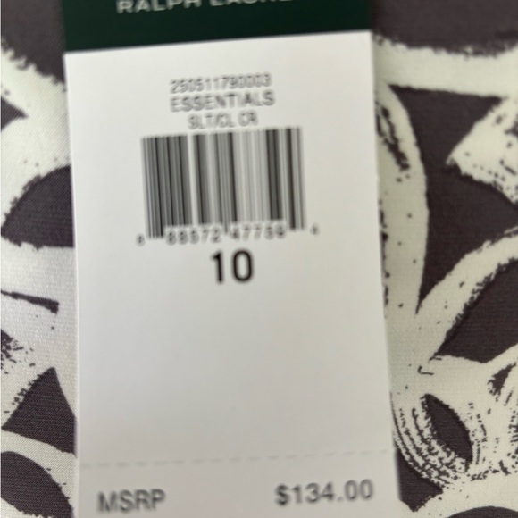 Beautiful dress. Never worn. Perfect for work, evening out or wedding/events - Picture 2 of 4